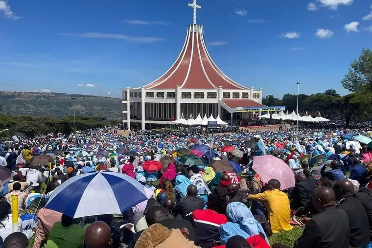 Bien qu'il soit surtout connu pour ses prétendues « eaux curatives », le sanctuaire marial national de Subukia est avant tout un lieu de prière pour les catholiques kenyans, comme les 50 000 personnes qui s'y rendent lors de la journée nationale de prière au début du mois d'octobre. (photo : Courtesy photo)