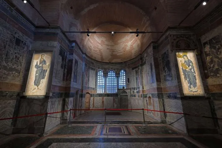 L'abside de l'église Chora, vieille de 700 ans, à Istanbul, en Turquie. Dosseman (CC BY-SA 4.0).