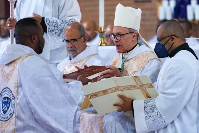 Les prêtres joséphites offrent des prières, des Heures Saintes eucharistiques et des litanies au Sacré-Cœur de Jésus, auquel l'ordre a voué une dévotion pendant plus de 150 ans de ministère au service des Afro-Américains aux États-Unis. | Crédit : Les Joséphites