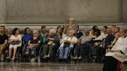 Quelque 6 000 grands-parents et autres personnes âgées ont assisté à la messe papale dans la basilique Saint-Pierre le 23 juillet 2023, à l'occasion de la Journée mondiale des grands-parents et des personnes âgées. / 