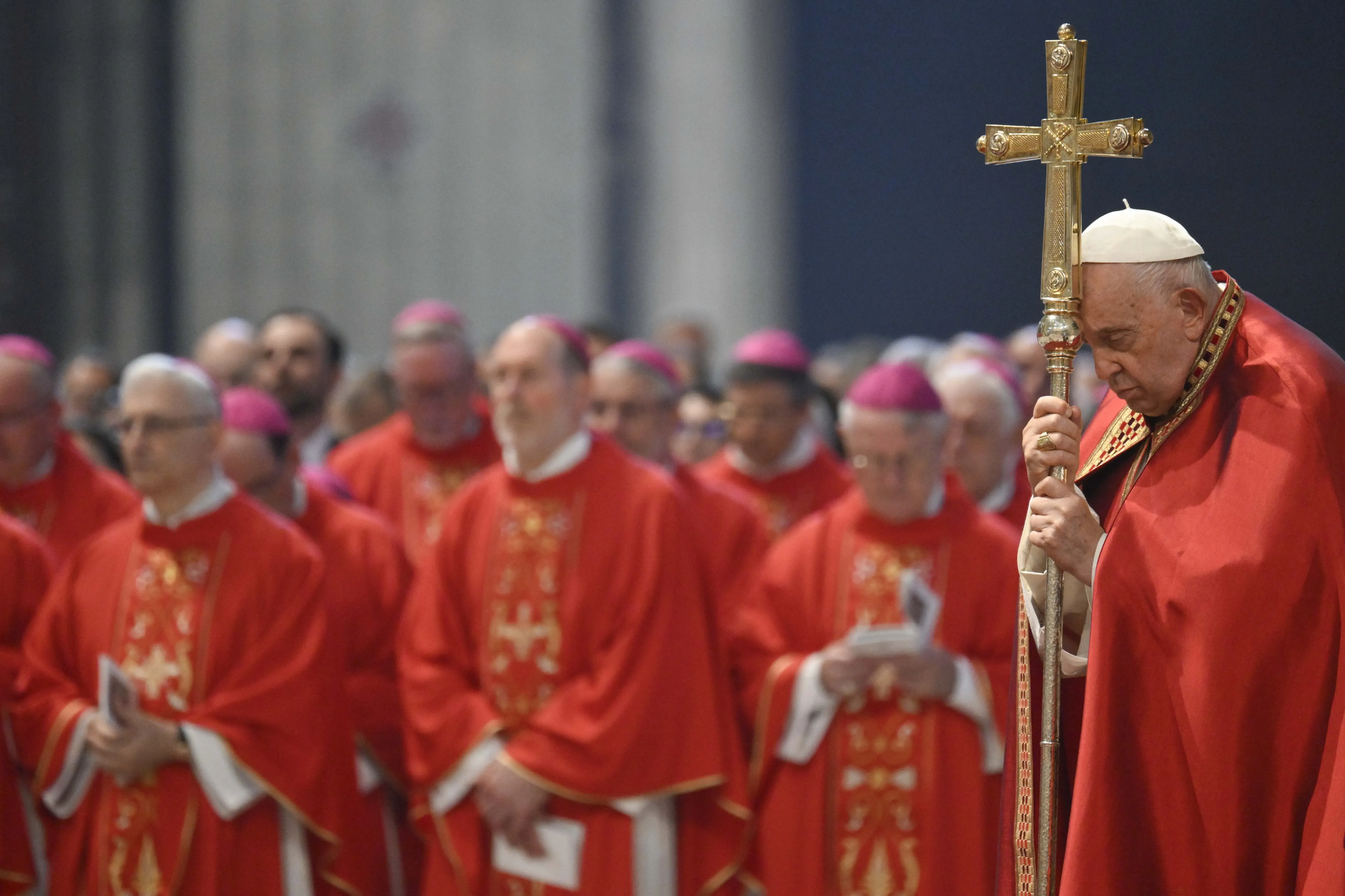 Le pape François préside la messe dans la basilique Saint-Pierre lors de la solennité des saints Pierre et Paul, le 29 juin 2024.