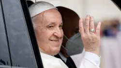 Le pape François lors de l'audience générale sur la place Saint-Pierre, le 20 avril 2022. Daniel Ibanez/CNA / 