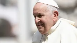 Le pape François lors de l'audience générale sur la place Saint-Pierre, le 28 juin 2023. | Daniel Ibanez/CNA / 