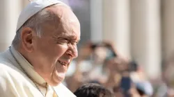 Le pape François lors de l'audience générale sur la place Saint-Pierre, le 28 juin 2023. | Daniel Ibanez/CNA / 