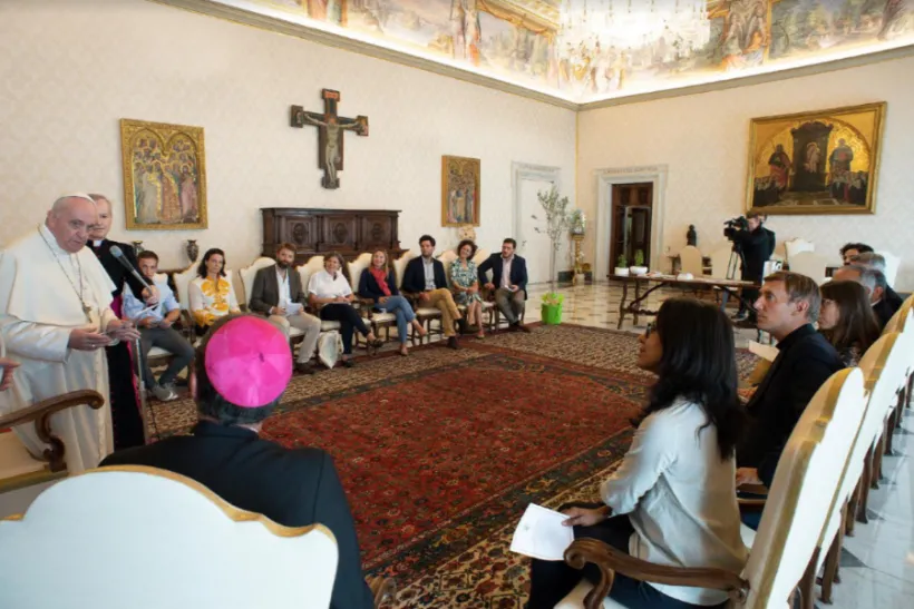 Le Pape français discute de Laudato si' avec des experts écologiques français le 3 septembre 2020. Vatican Media.