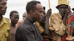 Le père Goesh Abraha dans le documentaire "Ethiopia - From every clan" réalisé par Magdalena Wolnik. / Aide à l'Église en détresse (AED).