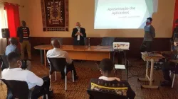 Une présentation de l'application lors de son lancement le 4 août. / Nouvelles du Vatican