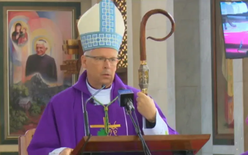 Mgr Hubertus van Megen lors de la messe de requiem du 5 janvier pour le défunt Pape Benoît XVI.