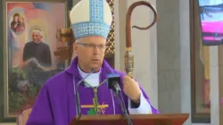 Mgr Hubertus van Megen lors de la messe de requiem du 5 janvier pour le défunt Pape Benoît XVI. / 