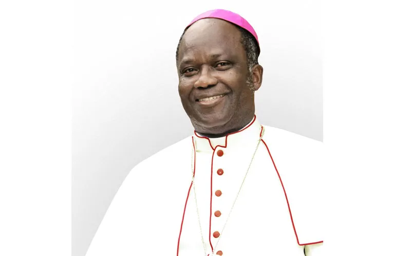 Mgr Emmanuel Kofi Fianu, SVD, président épiscopal pour la santé de la Conférence des évêques catholiques du Ghana et évêque de Ho dans la région de la Volta au Ghana, qui demande au gouvernement d'écouter les conseils des experts médicaux sur COVID-19. Bureau de communication du diocèse de Ho