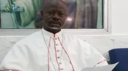 Mgr Mathieu Madega Lebouakehan, évêque du diocèse de Mouila au Gabon / Domaine public