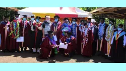 Mgr Virgilio Pante, IMC avec les diplômés du programme sabbatique de Saint Jean-Paul II. / ACI Afrique