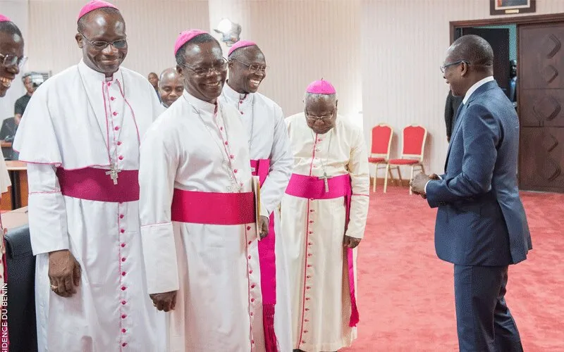 Les évêques catholiques au Bénin avec le président Patrice Talon. / Domaine public