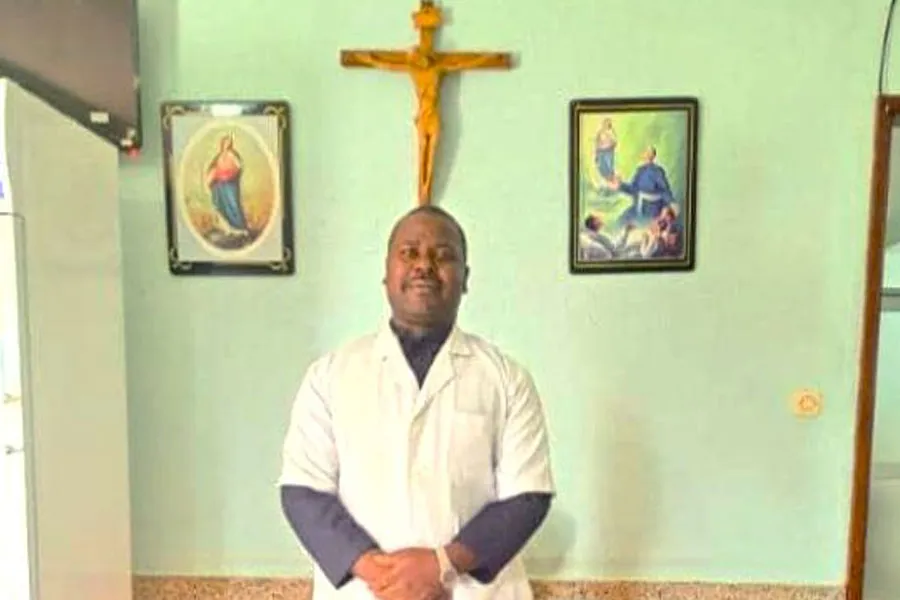 Feu Fr. Cyprian Ngeh. Crédit : Centre médical Immaculée Conception Njimafor