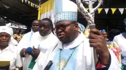 Mgr Michael Miabesue Bibi s'adressant aux journalistes à la fin de la messe pour marquer le 70ème anniversaire de l'érection canonique du diocèse de Buea au Cameroun. / ACI Afrique