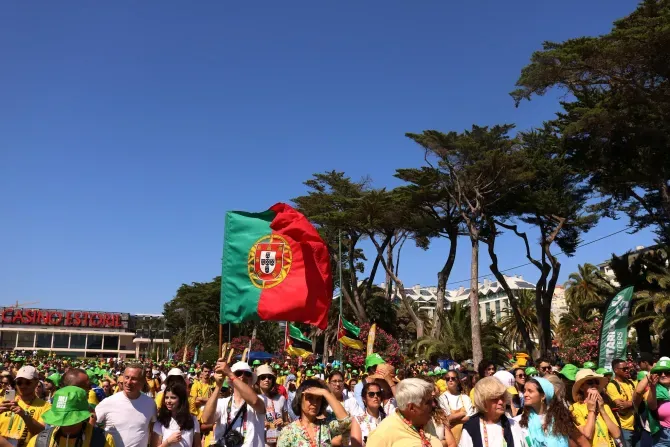 Messe en plein air avec les volontaires des JMJ Lisbonne 2023 qui se préparent pour les Journées Mondiales de la Jeunesse qui débuteront le 2 août. | Photo avec l'aimable autorisation de Patricia Neves