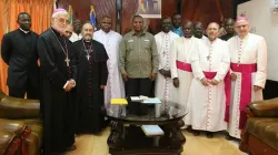 Les évêques en République centrafricaine (RCA) avec le président Faustin Archange Touadera. / Domaine public