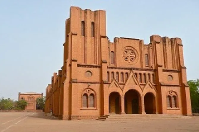 La cathédrale Notre-Dame de l'Immaculation Conception à Ouagadougou. | Rita Willaert via Flickr (CC BY-NC 2.0).