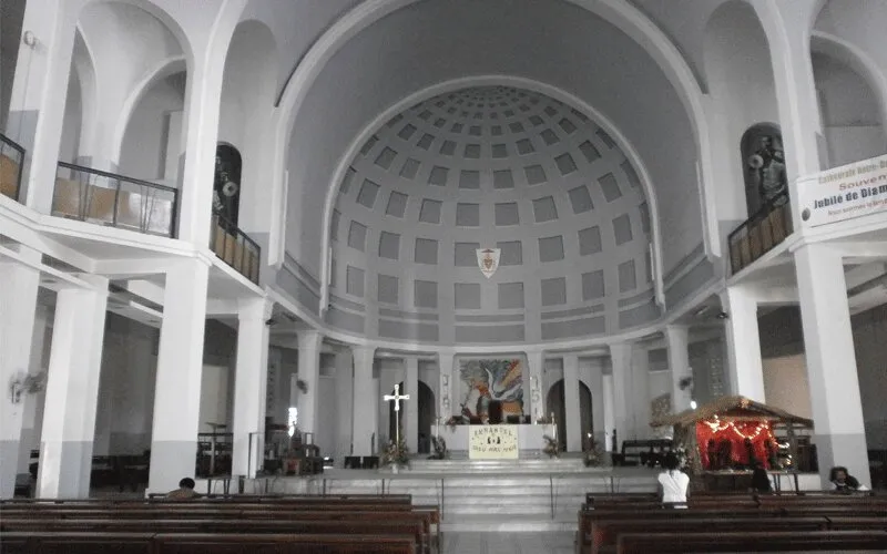 La cathédrale Notre-Dame-des-Victoires de Dakar au Sénégal. Domaine public.