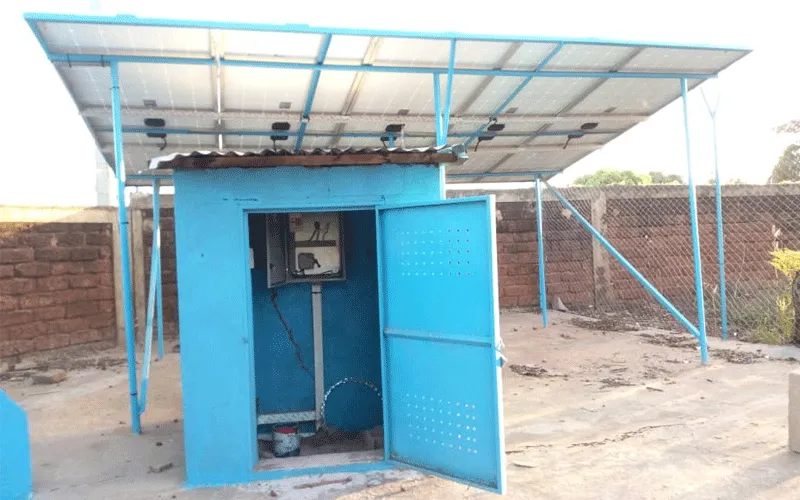 Nouvelle pompe à eau solaire pour l'accès à l'eau potable au Centre Don Bosco de Bobo-Dioulasso au Burkina Faso. Salésiens de Don Bosco (SDB)