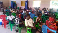 Les jeunes participant à la retraite de trois jours organisée par le doyenné oriental du diocèse catholique de Rumbek (CDOR). Crédit : Père Justin Ngbo / 