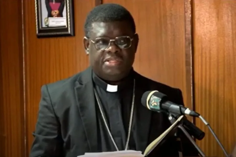 Une capture d'écran de Mgr Charles Kasonde prononçant le discours principal lors de la conférence des parties prenantes de Catholic Care for Children International (CCCI) à Lusaka, en Zambie, le mardi 29 août. Crédit : Lumentv Zambia