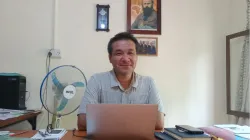 Le P. Gregor Schmidt, supérieur provincial des Missionnaires Comboniens au Soudan du Sud, dans son bureau à Juba. Crédit : Kerbino Kuel Deng, ACI Afrique. / 