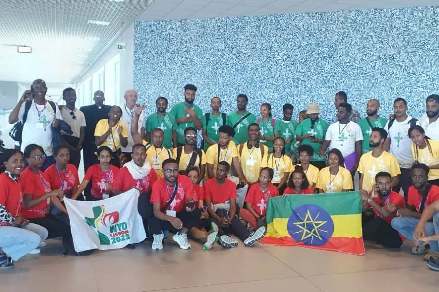 Quelques-uns des jeunes Éthiopiens participant aux Journées mondiales de la jeunesse à Lisbonne, au Portugal. Crédit : Yemesrach Assefa