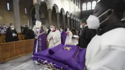 Le pape François lors de l'audience générale dans la salle Paul VI le 2 mars 2022. Vatican Media. / 