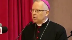 Mgr Bert van Megen s'adressant aux participants lors du petit-déjeuner de prière œcuménique 2024 que les membres du Kenya Christian Professionals Forum (KCPF) ont organisé le 20 janvier 2024 à l'occasion de la Semaine de prière pour l'unité des chrétiens (WPCU). Crédit : Capuchin TV / 