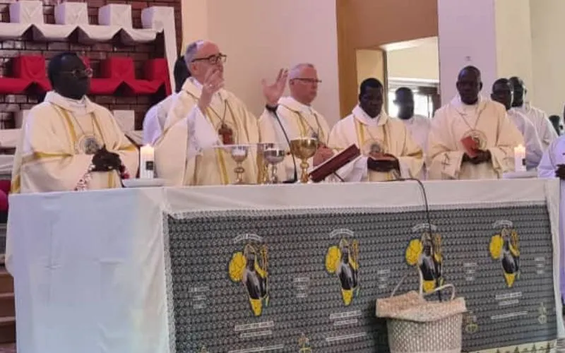 Michael Cardinal Czerny pendant la messe à la cathédrale St. Theresa's Kator de l'archidiocèse de Juba, le dimanche 4 février 2024. Crédit : Ginaba Lino/Juba/Soudan du Sud