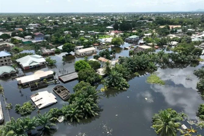 Catholic Relief Services (CRS) a émis des avertissements le 14 novembre 2023 concernant une crise humanitaire potentielle au Ghana après une inondation "dévastatrice" dans le sud-est du pays.  | Crédit : IAWGE (Groupe de travail inter-agences sur les urgences)