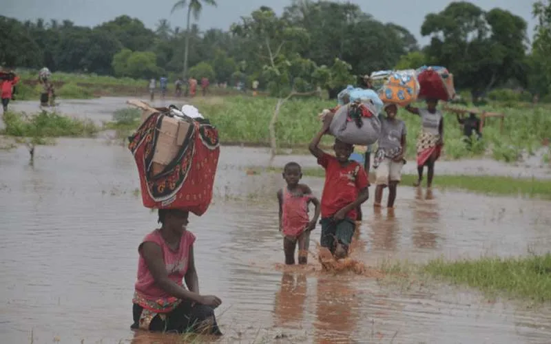 Victimes des inondations au Kenya ayant besoin d'aide humanitaire / Domaine public