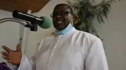 Le père Phillip Kembo, directeur du Bureau de liaison parlementaire catholique (CPLO) de la Conférence des évêques catholiques du Zimbabwe (ZCBC). Crédit : IMBISA / 