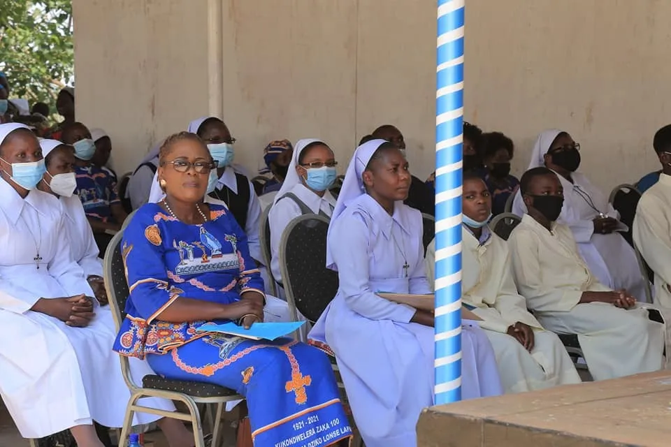 Dr Mary Shawa (en bleu), présidente de la Légion de Marie pour le Maula Senatus au Malawi, lors du lancement des célébrations du centenaire de la Légion de Marie, le 16 octobre 2021. Crédit : Conférence épiscopale du Malawi