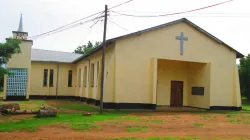 La paroisse St Micheal dans le diocèse catholique de Chikwawa au Malawi.
Le Nonce apostolique au Burkina et au Niger dévoile la pancarte portant la rue du Pape Benoît XVI dans la capitale du Burkina Faso, Ouagadougou/ Crédit : P. Paul Dah / 