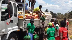 Aide d'urgence pour les familles déplacées à Pemba. Crédit : Johan Viljoen / 