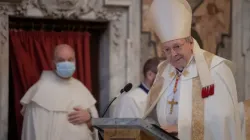 Le cardinal George Pell lors de la procession eucharistique annuelle à l'Angelicum à Rome, le 13 mai 2021 / Daniel Ibáñez/CNA. / 