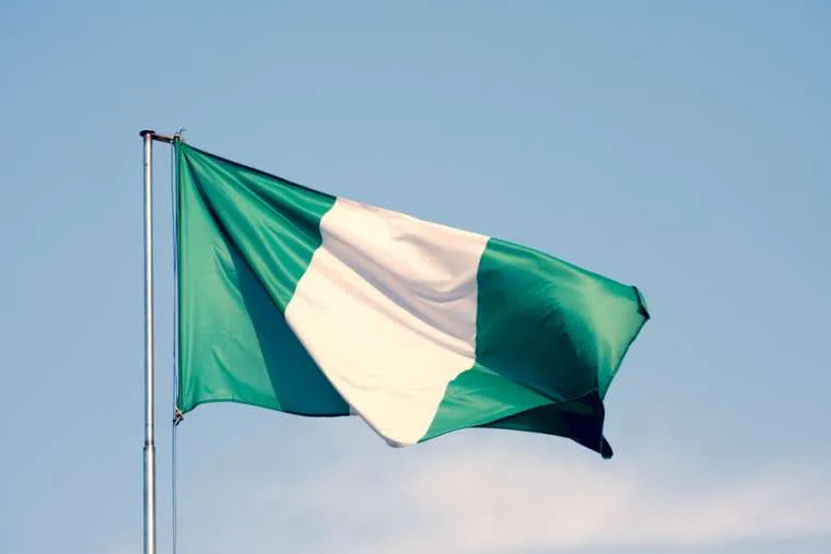 Drapeau du Nigeria Labrador Photo/Shutterstock