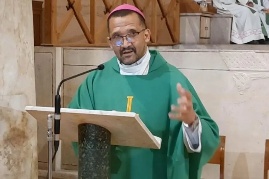 Capture d'écran de Mgr Sithembele Sipuka, évêque du diocèse de Mthatha en Afrique du Sud, lors de la messe inaugurale du cardinal Stephen Brislin. Crédit : Conférence des évêques catholiques d'Afrique australe (SACBC)