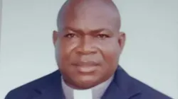 Le père Thaddeus Tarhembe, curé de la paroisse St. Ann du diocèse de Wukari, dans l'État de Taraba, au Nigeria. Crédit : Diocèse catholique de Wukari / 