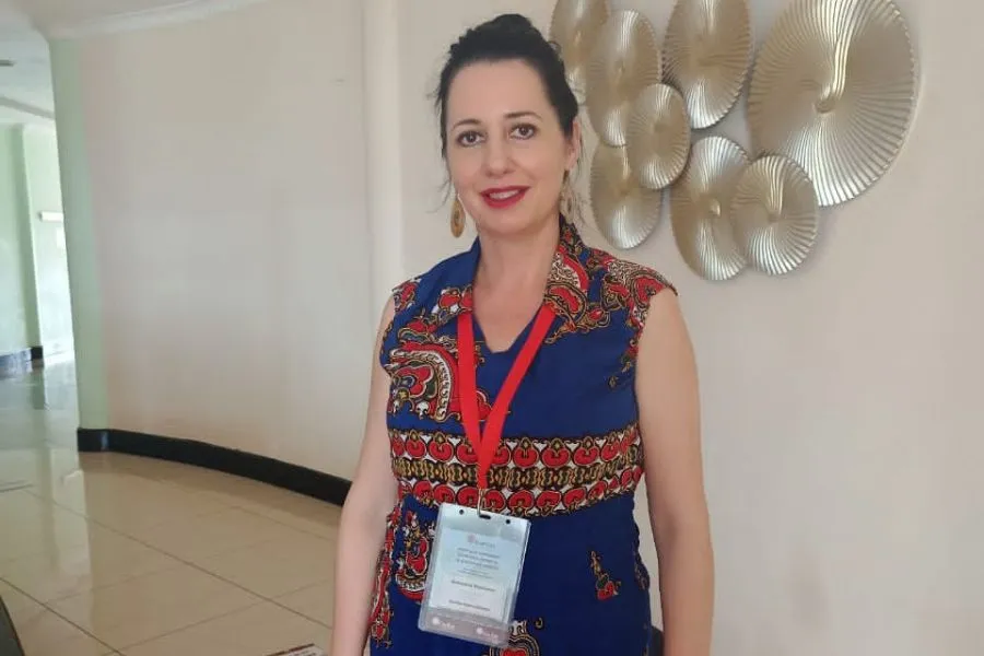 Annamária Vrzáčková, responsable du programme des normes de gestion de Caritas Internationalis (CI MS) lors d'un atelier de formation de Caritas Afrique et Caritas MONA à Nairobi au Kenya. Crédit : ACI Afrique