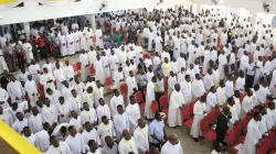 Les prêtres catholiques du Ghana lors de leur 28e congrès national et 16e congrès biennal de l'Union nationale de l'Association des prêtres diocésains catholiques du Ghana (NUGCDPA). / 