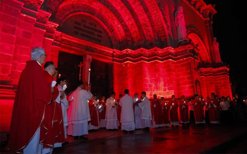 Une messe et une cérémonie ont été organisées dans 82 territoires ecclésiastiques, églises et universités des Philippines pour les martyrs de la foi et les personnes qui souffrent pour vivre Sa Parole. Crédit : Aide à l'Église en détresse (AED).