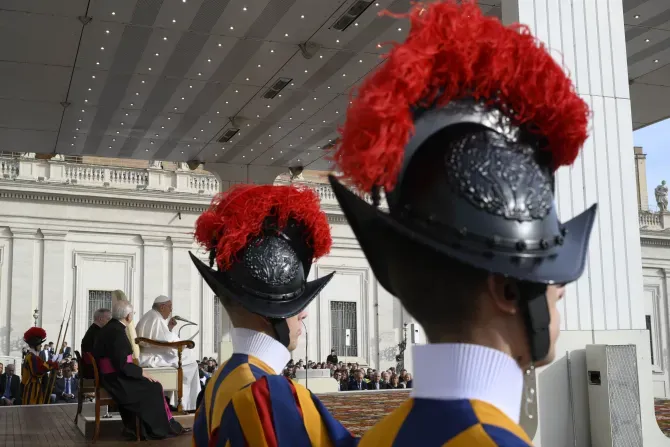 Le pape François lors de l'audience générale sur la place Saint-Pierre, le 18 octobre 2023. | Crédit : Vatican Media