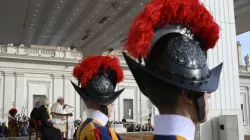 Le pape François lors de l'audience générale sur la place Saint-Pierre, le 18 octobre 2023. | Crédit : Vatican Media / 