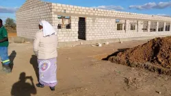 La future école secondaire James Corboy en construction. Il s'agit d'une initiative des Religieuses du Saint-Esprit (RSHS) du diocèse de Monze en Zambie. / Religieuses du Saint-Esprit (RSHS).