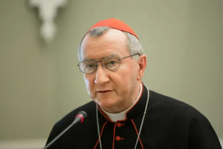 Le secrétaire d'État du Saint-Siège, le cardinal Pietro Parolin, lors de sa visite officielle à Kiev, 2017./ Shutterstock.