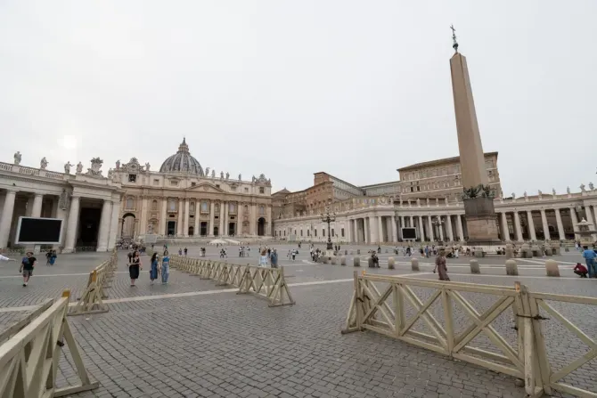 La place Saint-Pierre au Vatican. | Crédit photo : Alexander_Peterson/Shutterstock