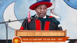 Le vice-chancelier (VC désigné) du Tangaza University College (TUC), basé au Kenya, le professeur David Wang'ombe, lors de la cérémonie de convocation, le vendredi 21 août 2020. / Capuchin Television Network Kenya